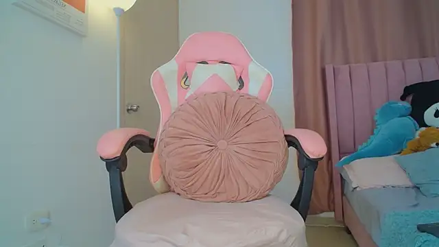 emmily forev3r online show from January 31, 9:02 pm