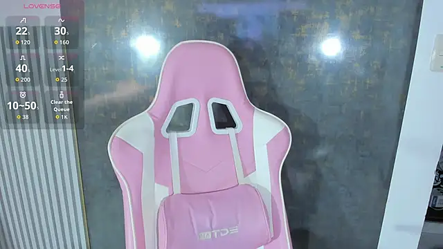 lana boomer online show from April 4, 8:07 pm