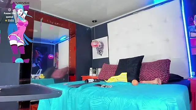 Pandora Rey2 online show from December 4, 4:00 pm