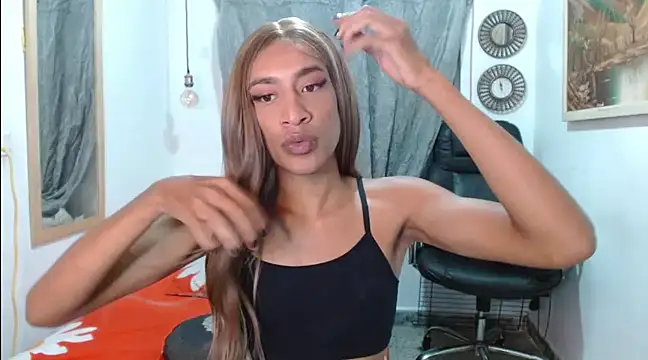 Snapshot of Dannacamilsaenz chatting on January 22, 11:56 am Dannacamilsaenz online show from January 22, 11:56 am