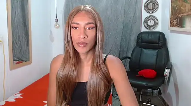Snapshot of Dannacamilsaenz chatting on January 25, 9:57 am Dannacamilsaenz online show from January 25, 9:57 am