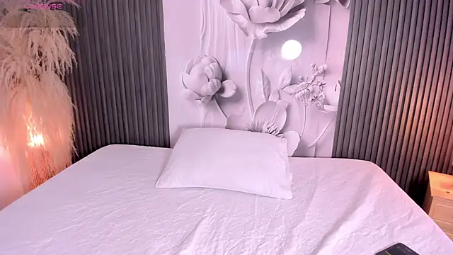 RoseCassie online show from July 9, 12:42 pm