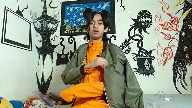 Snapshot of boysLittle chatting on October 18, 1:15 pm boysLittle online show from October 18, 1:15 pm