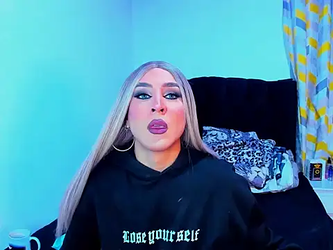 Georgina Giio online show from November 9, 1:50 am