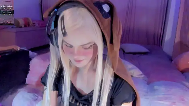 Snapshot of Angelica_Reborn chatting on October 5, 6:47 am Angelica Reborn online show from October 5, 6:47 am