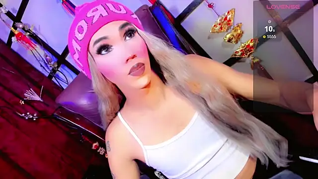 emelly horny  online show from March 28, 7:38 pm