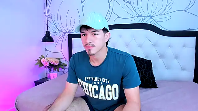 Snapshot of luna_stanford chatting on October 12, 2:47 am luna stanford online show from October 12, 2:47 am