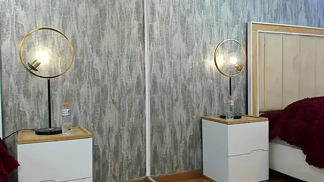 NahomyCarther online show from December 2, 5:21 am