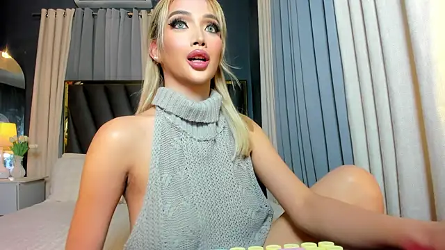 KylieSonique online show from March 6, 5:35 am