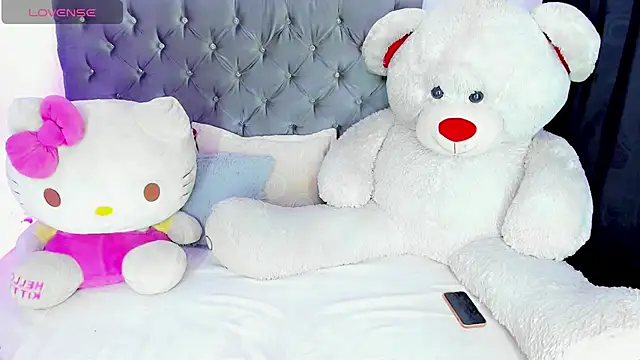 Julie Lovelyx1 online show from March 26, 4:16 am