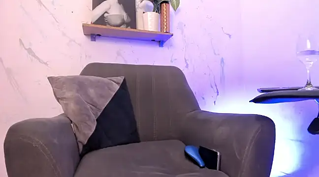 mely maxyn online show from March 2, 4:07 am