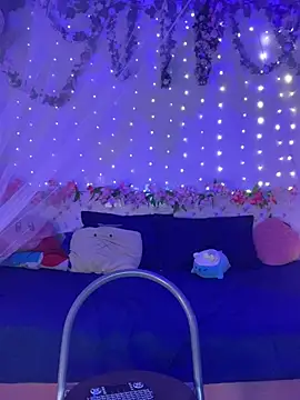 cherryboom23 online show from July 7, 8:57 pm