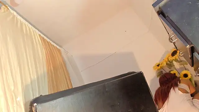 BrandyQueenx online show from September 26, 5:15 am