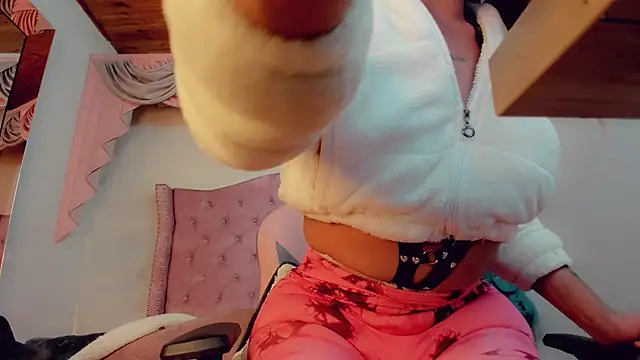  Abby white  online show from November 21, 9:38 pm