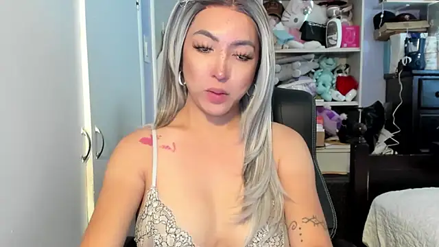 TeenageDreamTS online show from October 18, 6:11 pm