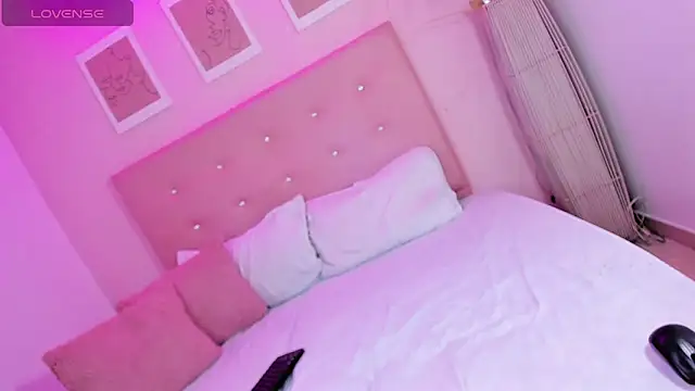 ANNIE DOLCE  online show from September 24, 9:54 pm