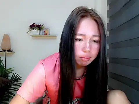 kimbratx online show from March 13, 11:30 pm