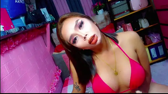 Snapshot of MoniqueCeleste chatting on October 19, 5:16 pm MoniqueCeleste online show from October 19, 5:16 pm