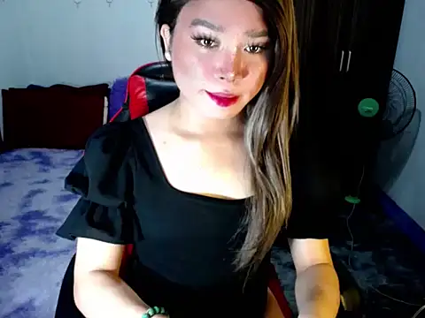 Urassiansweetcummer online show from November 14, 3:36 am