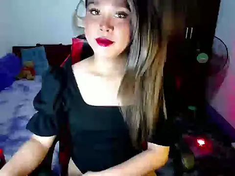 Urassiansweetcummer online show from March 19, 3:28 am