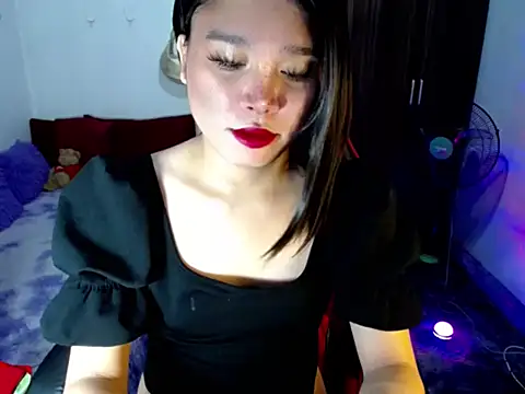Urassiansweetcummer online show from June 21, 2:15 am