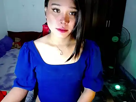 Urassiansweetcummer online show from July 5, 10:10 am