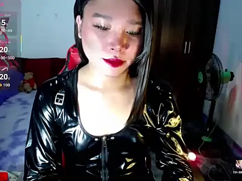 Urassiansweetcummer online show from July 30, 2:43 am