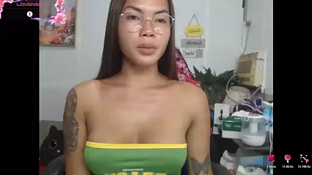 lucyheart777 online show from June 14, 3:08 am