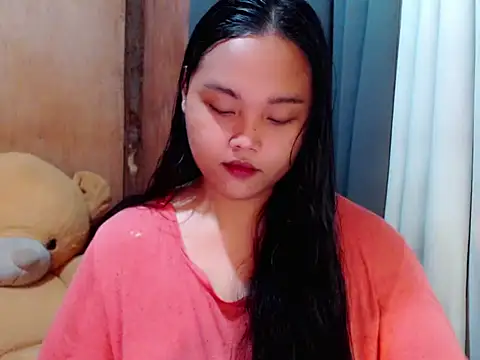  Lylia online show from November 30, 8:33 pm