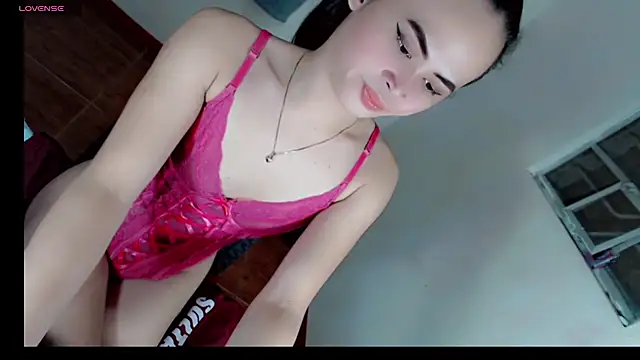 Snapshot of slutty_afina chatting on October 1, 6:58 am slutty afina online show from October 1, 6:58 am