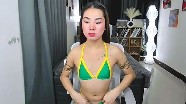 hotjessieempress online show from April 9, 11:05 am