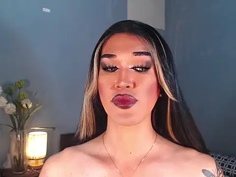 AleinaCroft online show from December 23, 5:01 am