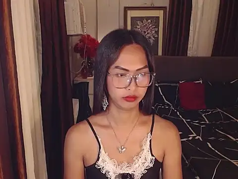 Nathalieheartt online show from June 17, 6:36 am