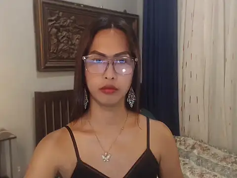 Nathalieheartt online show from June 18, 8:04 am