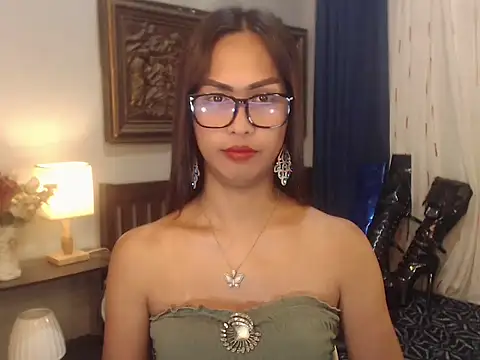 Nathalieheartt online show from June 26, 7:56 am