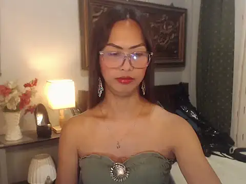Nathalieheartt online show from July 24, 1:53 pm
