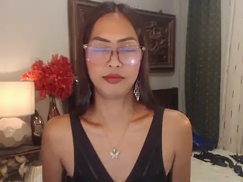 Nathalieheartt online show from July 31, 1:22 pm