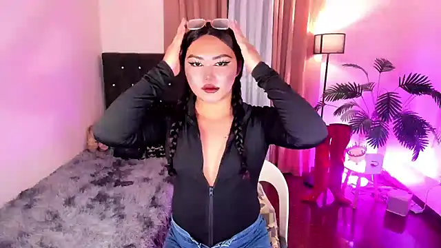Unique Maya online show from June 25, 3:49 pm