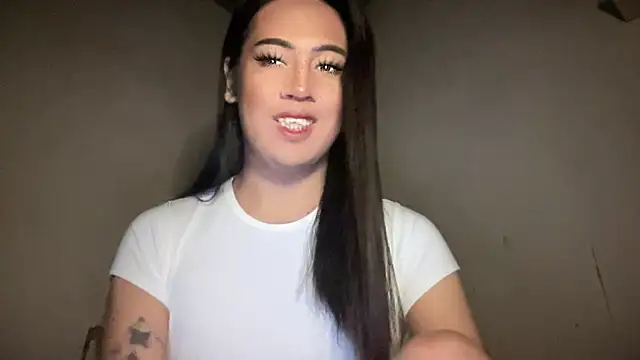 Snapshot of fallon_empress143 chatting on October 4, 4:13 am fallon empress143 online show from October 4, 4:13 am