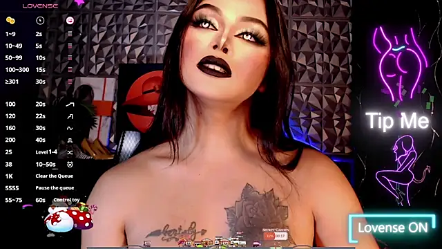Snapshot of Asiansignificantxx chatting on September 18, 7:30 pm Asiansignificantxx online show from September 18, 7:30 pm