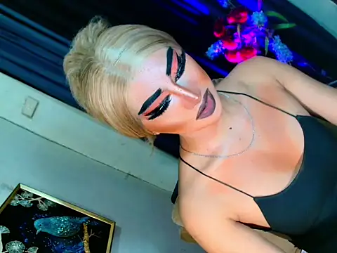 Snapshot of Queen_yasii_88 chatting on October 15, 4:07 pm Queen yasii 88 online show from October 15, 4:07 pm