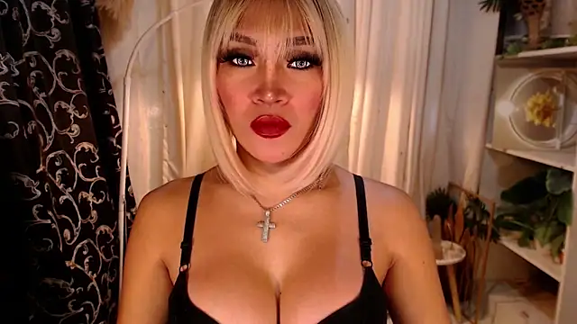 Goddess Quinnie online show from October 1, 12:44 am