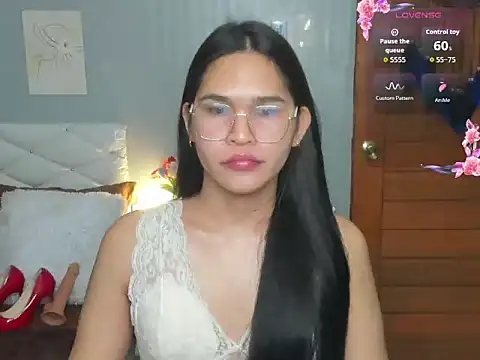 Snapshot of AlianaBlair chatting on October 11, 2:52 pm AlianaBlair online show from October 11, 2:52 pm