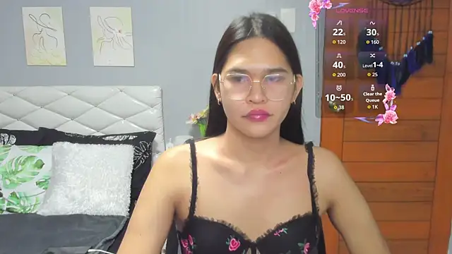 Snapshot of AlianaBlair chatting on October 20, 3:37 pm AlianaBlair online show from October 20, 3:37 pm