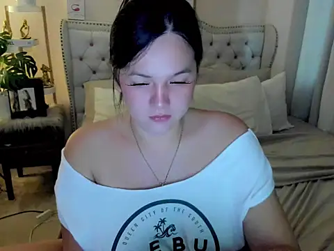 SweetHoney369 online show from June 21, 7:22 am