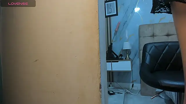 Vanessa Jenner online show from May 14, 1:26 am