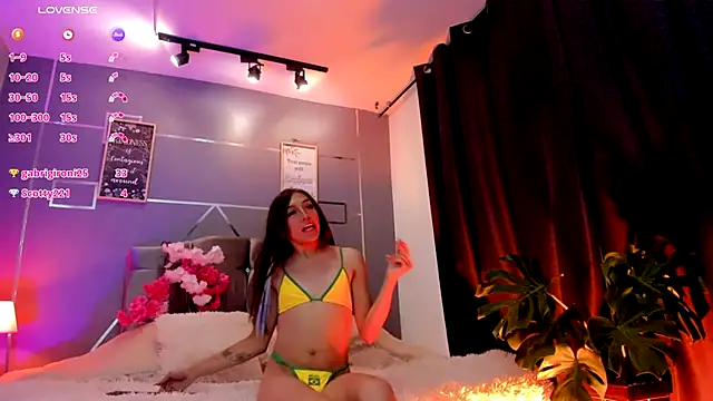 antonellastar24  online show from October 24, 9:20 pm