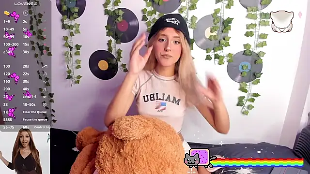 Amy Moonlight online show from September 18, 9:09 pm