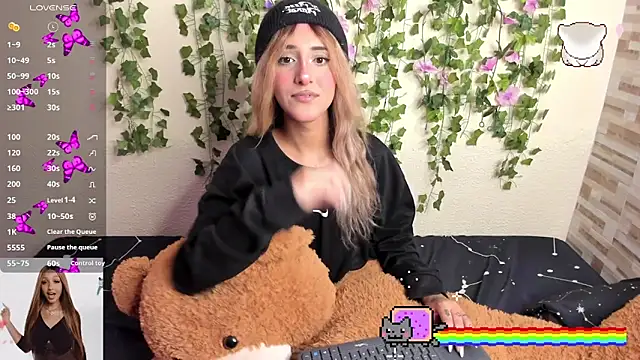 Amy Moonlight online show from November 2, 8:40 pm