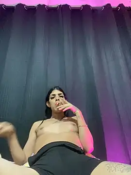 Snapshot of Lady_Dirty444 chatting on October 20, 10:29 am Lady Dirty444 online show from October 20, 10:29 am